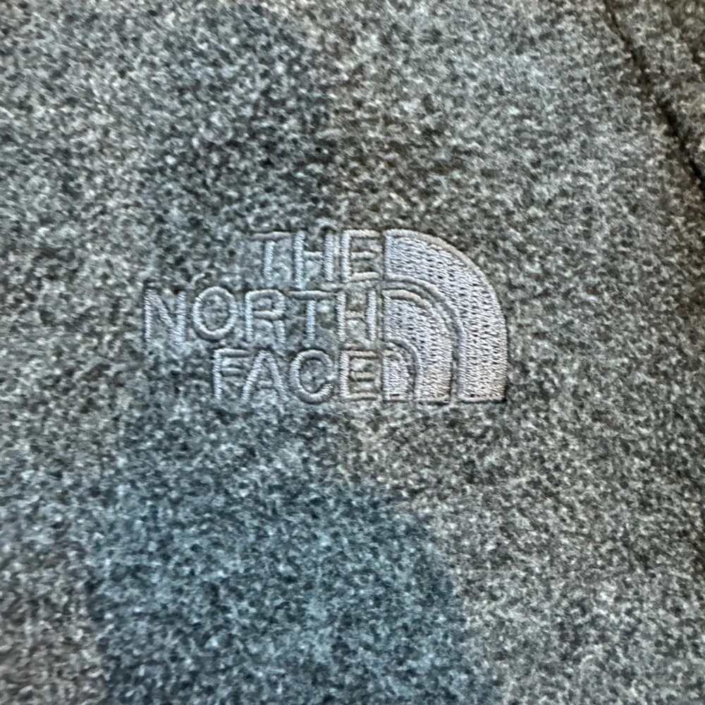 The North Face Mens classic full zip layering fleece